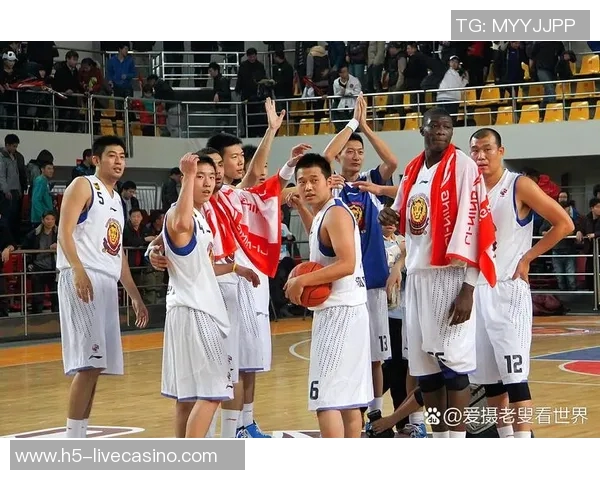 山东队与八一队的激烈对决展现篮球魅力与团队精神的巅峰对抗